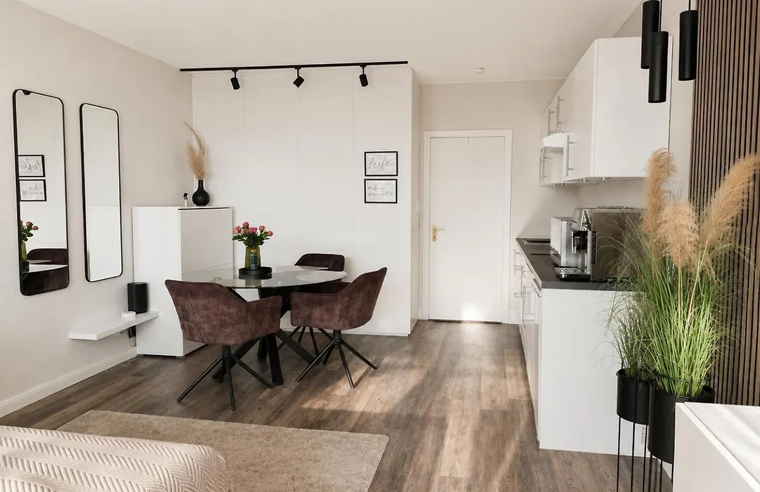 Timmendomizil - schöne Ferienwohnung in bester Lage - Sonnenseite-1